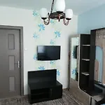 Ani - Spacious 3-bedroom Apartment, Free Parking,10 Min To Old Town Lägenhet *