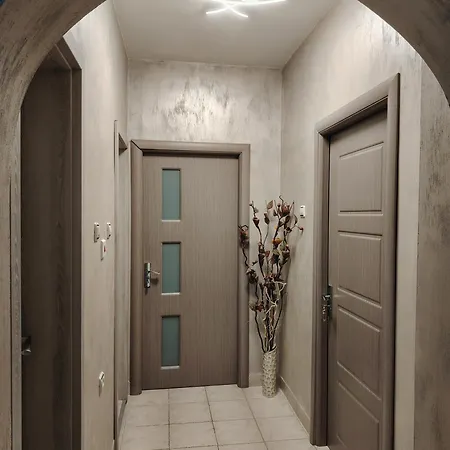 شقة Ani - Spacious 3-bedroom Apartment, Free Parking,10 Min To Old Town فيليكو ترنوفو
