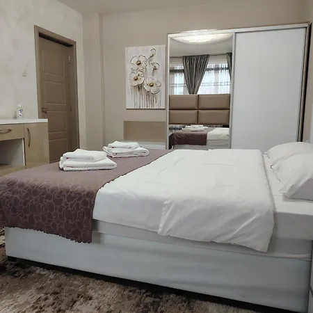 Ani - Spacious 3-bedroom Apartment, Free Parking,10 Min To Old Town Апартамент Велико Търново
