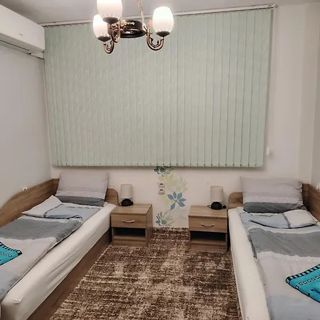 Ani - Spacious 3-bedroom Apartment, Free Parking,10 Min To Old Town Apartament Wielkie Tyrnowo