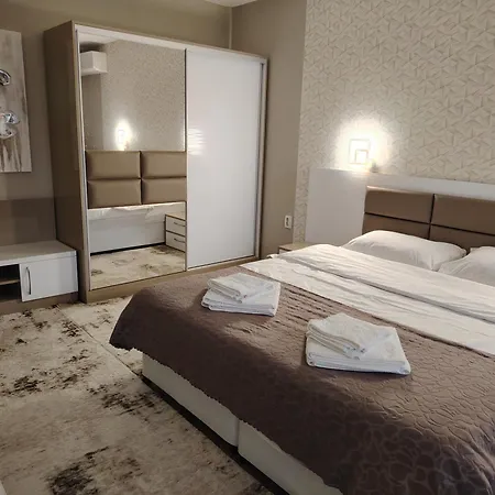 شقة Ani - Spacious 3-bedroom Apartment, Free Parking,10 Min To Old Town