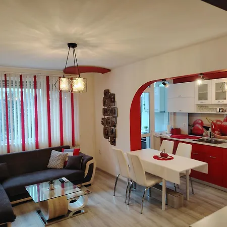 شقة Ani - Spacious 3-bedroom Apartment, Free Parking,10 Min To Old Town *