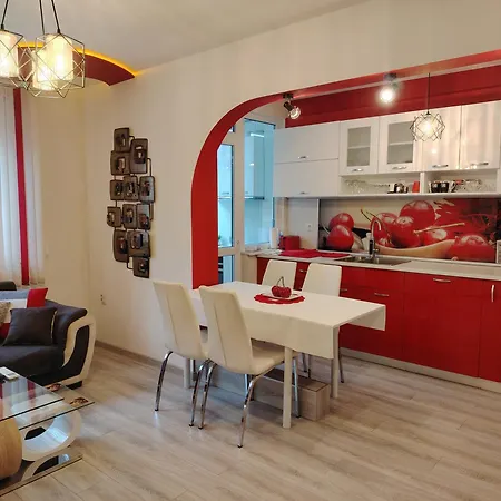 Ani - Spacious 3-bedroom Apartment, Free Parking,10 Min To Old Town Apartament Wielkie Tyrnowo