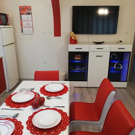 شقة Ani - Spacious 3-bedroom Apartment, Free Parking,10 Min To Old Town فيليكو ترنوفو