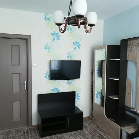 Ani - Spacious 3-bedroom Apartment, Free Parking,10 Min To Old Town شقة *