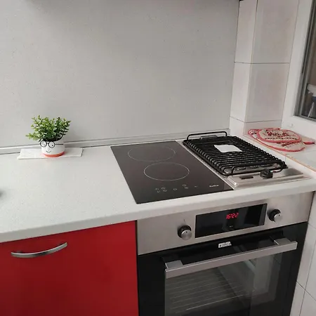 Ani - Spacious 3-bedroom Apartment, Free Parking,10 Min To Old Town Велико Търново