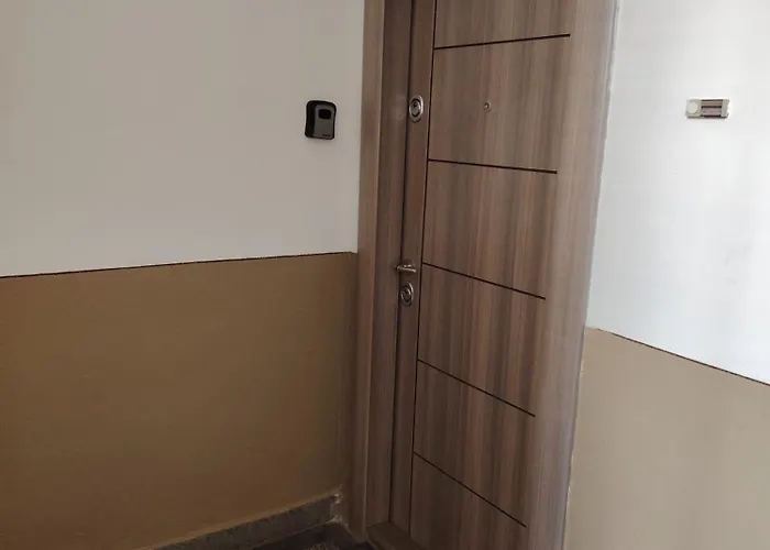 Ani - Spacious 3-bedroom Apartment, Free Parking,10 Min To Old Town *