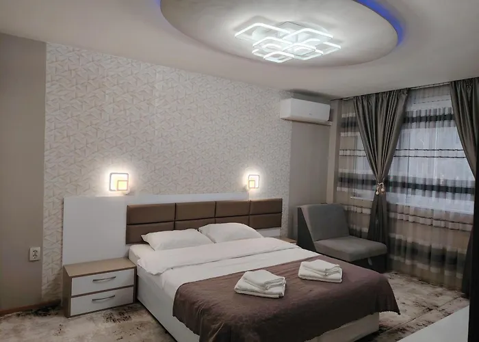 Ani - Spacious 3-bedroom Apartment, Free Parking,10 Min To Old Town