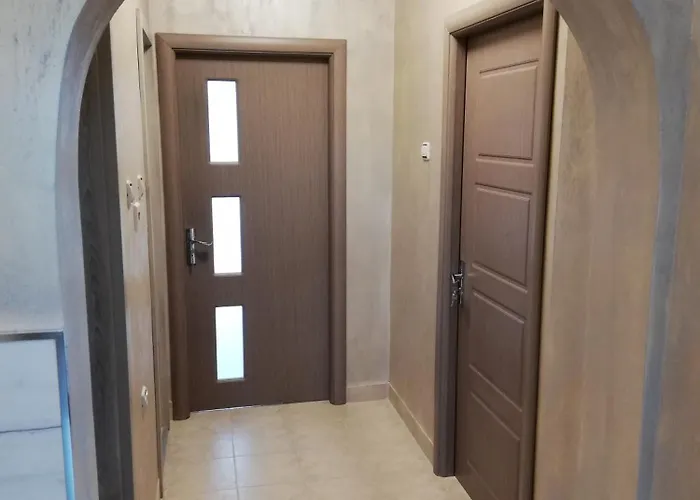 Ani - Spacious 3-bedroom Apartment, Free Parking,10 Min To Old Town Apartament *